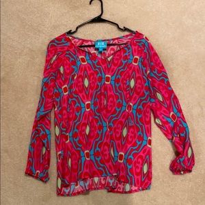 Eacapada shirt. Size small.